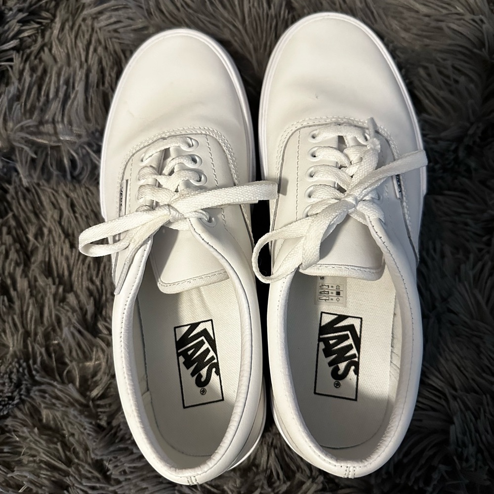 Vans Era Stacked “Old Skool” White Leather. Unisex Womens 9/Mens 7.5 Worn twice!